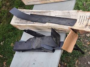 lot 341 image: Mulching Kit Parts for Part No. 24763 - Not Complete