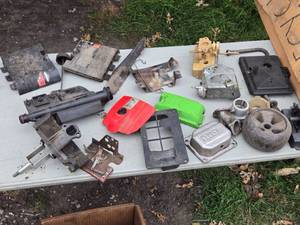 lot 343 image: Assortment of Used Small Engine Parts and Components