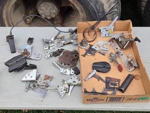 lot 350 image: Small Engine Throttle Cable Levers and Others