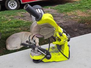 lot 366 image: Used Chain Sharpener - Model CS-BWN,
