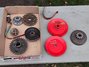 lot 373 image: Assortment of Mechanical Pulleys and Gears - Multiple Styles and Conditions