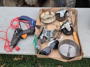 lot 387 image: Hot Glue Guns, Hole Saw and Other Items
