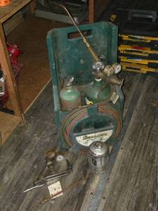 lot 391 image: Used Torch Gas Cylinder Setup with Regulators and Hoses - See Pics