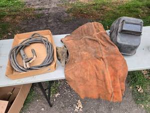 lot 408 image: Welding Equipment Set - Gloves, Apron, Helmet & Rod Clamp and Wire Assembly