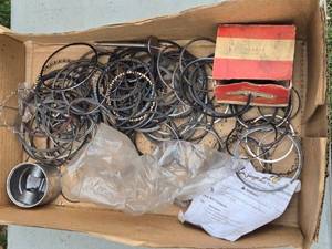 lot 442 image: Variety of Used Piston Rings and parts