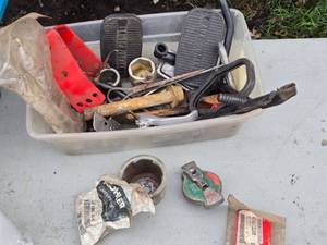 lot 471 image: Assortment of Tools and Automotive Accessories - Used Condition