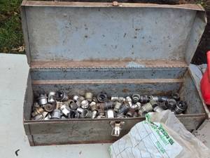 lot 474 image: Metal Toolbox Partially Full of Lug Nuts