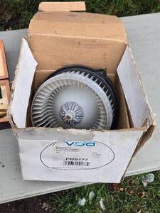 lot 484 image: VDO Blower Motor PM9177 - 12V