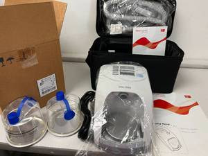lot 2 image: WOW MSRP $1000 NEW IN BOX&nbspFisher & Paykel Healthcare HC234JHU SleepStyle600 CPAP Series Humidifier with 2 Water Chambers, Hose,&nbspPower Supply, Bag, and Manual