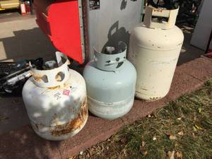 lot 117 image: 3 Propane Tanks - Empty
