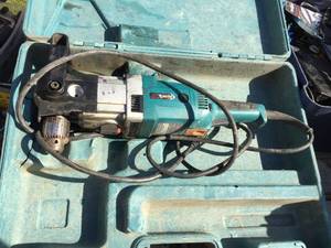 lot 143 image: Makita DA4031 12 10 Amp Right Angle Drill