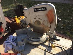 lot 206 image: Hitachi 15 Miter Saw C15FB
