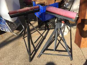 lot 207 image: 2 Adjustable Project Roller Stands
