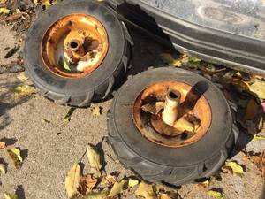 lot 224 image: Pair 3.50 x 6 Hard Rubber Utility Wheels