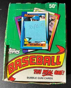 lot 39 image: 1990 Topps 30 Unopened Packs in Box - Baseball Cards