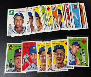 lot 43 image: 1954 Ultimate Archives Baseball Series Set  - Missing 3 Cards