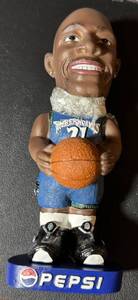 lot 28A image: Kevin Garnett Minnesota Timberwolves Pepsi Basketball Bobblehead