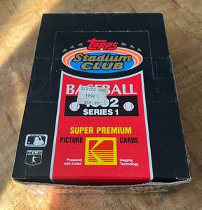 lot 36D image: 1992 Topps Stadium Club Series 1 36 Pack Box - Baseball Cards