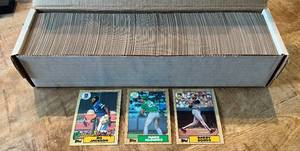 lot 30D image: 1987 Topps Baseball Complete Set - Barry Bonds RC, Mark McGwire RC, Bo Jackson RC, and more
