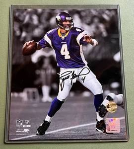 lot 5C image: Brett Favre Signed 8x10 Photo with Favre COA - Minnesota Vikings Football