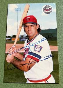 lot 34C image: Gary Gaetti Signed Postcard 1986 Minnesota Twins