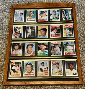 lot 55 image: Mickey Mantle 20 Card 1996 TOpps Commemorative Archive Set in Frame - Baseball Cads