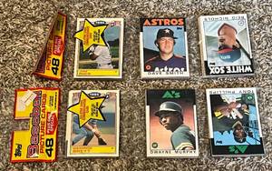 lot 61 image: (2) 1986 Topps Baseball Rack Packs including George Brett, Jim Rice, Tim Laudner - Baseball Cards
