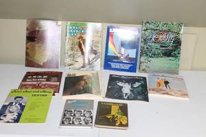 lot 12 image: Collection of 10 Music and Song Books - Classic Artists