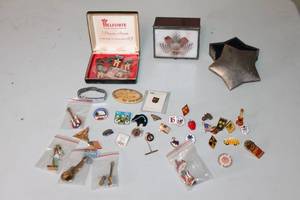 lot 16 image: Vintage Souvenir Collection - Pins, Watch Parts, and Accessories