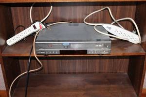 lot 55 image: Samsung DVD-VCR Combo (Model DVD-V2000) - Used