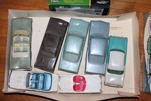 lot 65 image: Group of 14 Vintage Die-Cast Cars and 1 John Deere 7920 Tractor - Mixed Collection