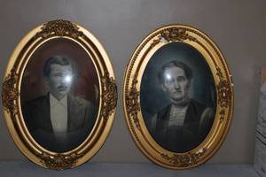 lot 102 image: Pair of Vintage Oval Portraits in Decorative Frames - Antique Couple
