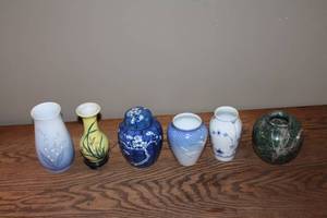 lot 122 image: Collection of 6 Vintage Porcelain Vases - Various Designs