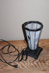 lot 136 image: Vintage Stained Glass Art Deco Table Lamp