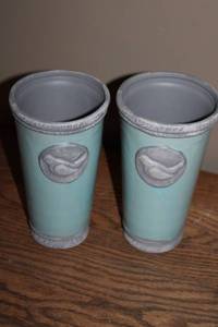 lot 181 image: Set of 2 Vintage Decorative Vases with Bird Motif