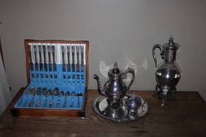lot 188 image: Set of Vintage Silverplate Flatware and Tea Set - 33 Pieces