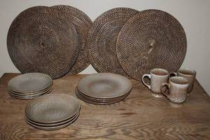 lot 190 image: Set of 8 Stoneware Plates and 3 Mugs - Rustic Finish