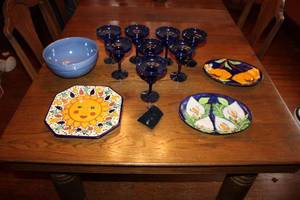 lot 194 image: Collection of Colorful Handcrafted Mexican Plates and Bowls - 12 Items