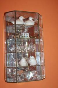 lot 198 image: Display Cabinet with Assorted Decorative Items - Ducks and Glassware