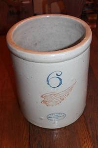 lot 211 image: Vintage Red Wing Stoneware Crock #6 with Wing Design