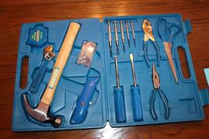 lot 214 image: 99-Piece Do It Herself Tool Set - Complete with Hammer and Accessories