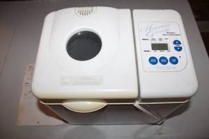 lot 223 image: West Bend Automatic Bread & Dough Maker - Americas Favorite