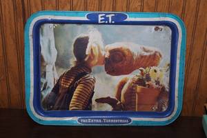 lot A-243 image: Vintage E.T. The Extra-Terrestrial Lap Tray - Unique Collectible