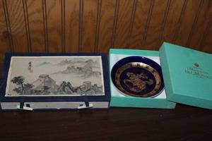 lot 244 image: Collectible John Deere Plate and Asian Art Supplies Set - Manufacture de Monaco
