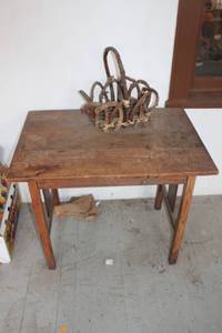 lot 262 image: Rustic Wooden Table with Natural Twisted Basket Centerpiece