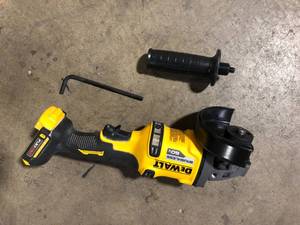 DEWALT FLEXVOLT 60V MAX Cordless Brushless 4.5 in. to 6 in. Small Angle Grinder with Kickback Brake (Tool Only)  Customer Returns See Pictures