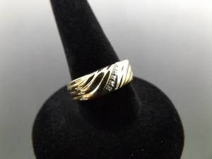 lot 119 image: 14K Yellow Gold Diamond Ring Size 6.5