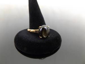 lot 120 image: 14K Yellow Gold Black Chrysoberyl Cabochon Ring Size 10