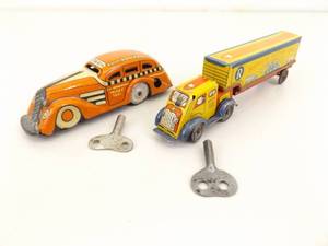 lot 3 image: 2 Vintage WORKING MARX etc. Windup Tin Toys wKeys