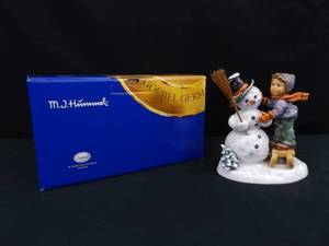 lot 15 image: MINT in Original Box Hummel Making New Friends #1073